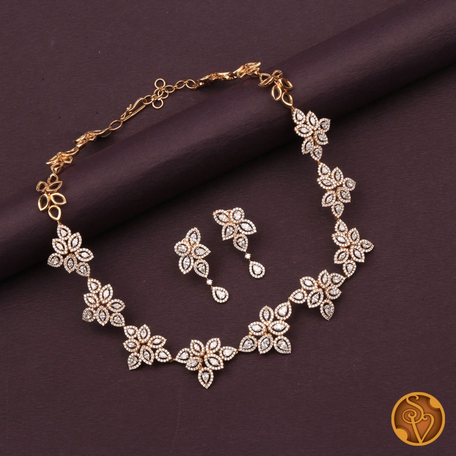 Stunning Look! - Necklace - Diamond