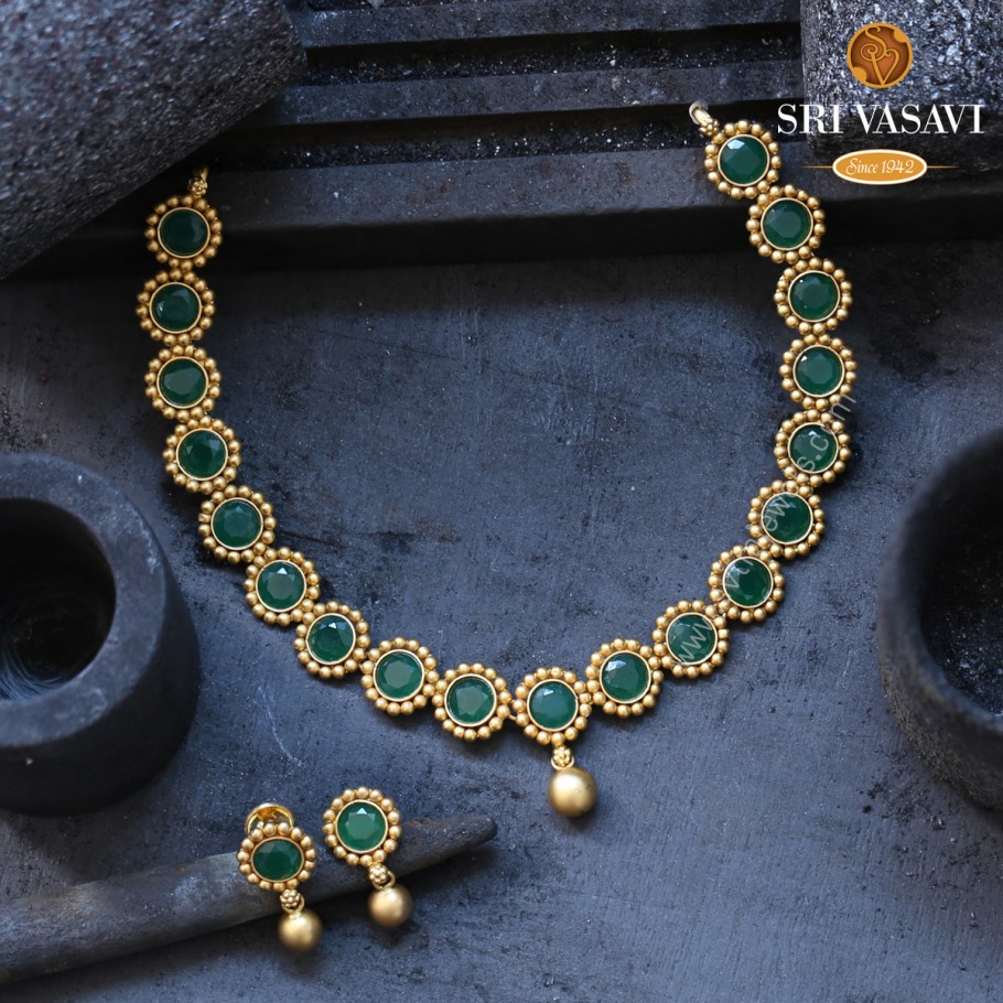 High Quality Green Stones,With Pearls,Golden Chain Mango's&Flower Designer  Gold Finish Necklace Set Buy Online