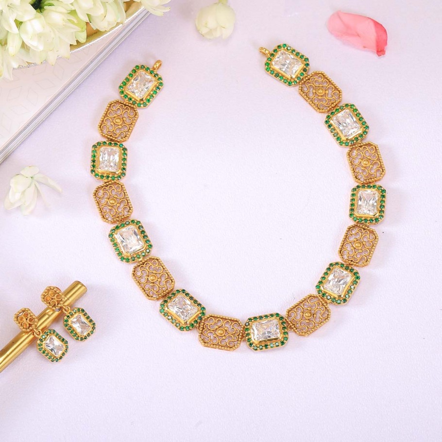 Rathna Necklace With Earrings