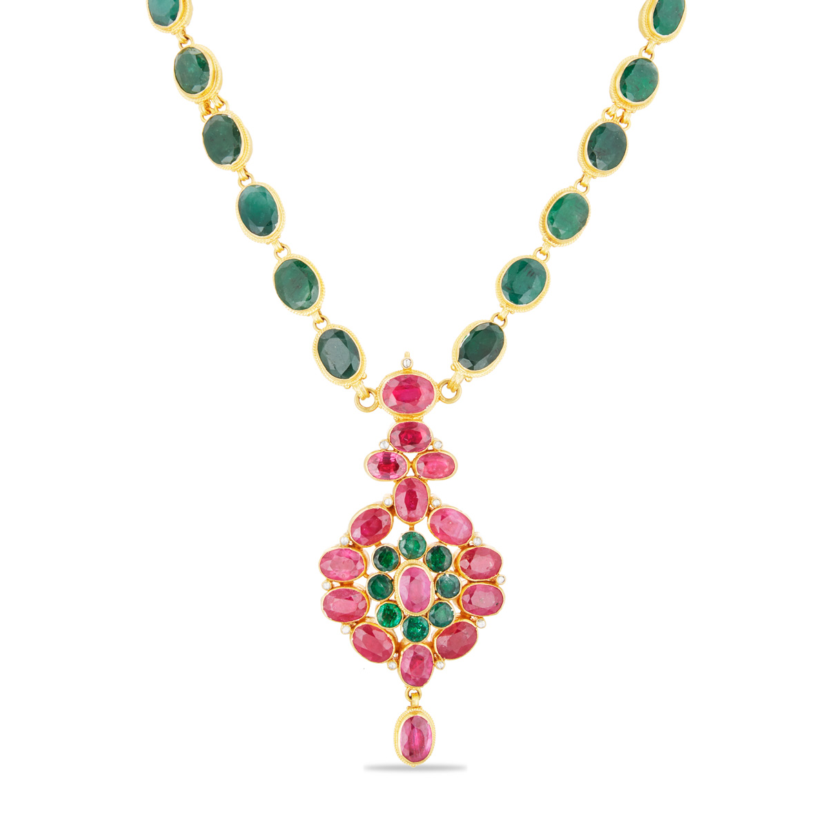 Short Necklace for Traditional Look