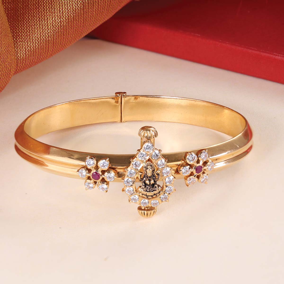 Anand Jewellers - Gents Bracelet Light Weight Looks Big 22KT- Weight- 24.32  Grams (2.085 Tola) | Facebook